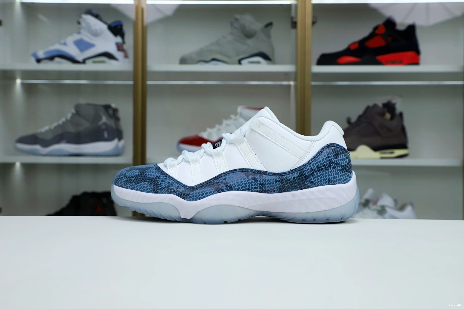 Jordan Jordan 11 “navy snakeskin” Air 0806